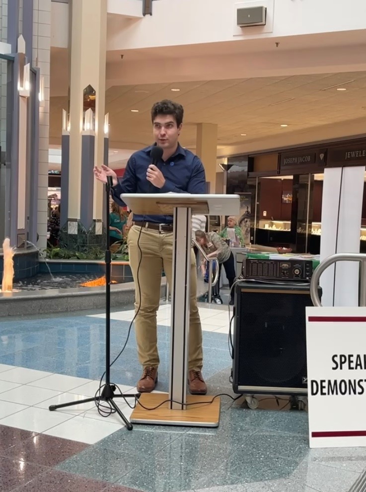 Jack Ibinson presenting about preventive screenings at the 2022 Health & Education Expo at the Westmoreland Mall.